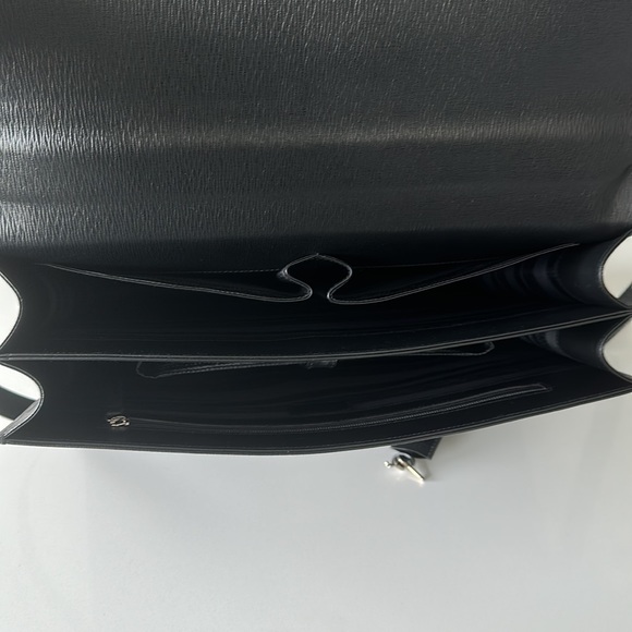 ⭐️HP⭐️Salvatore Ferragamo Black Textured Calfskin 'revival' Accordion Briefcase - Picture 5 of 10